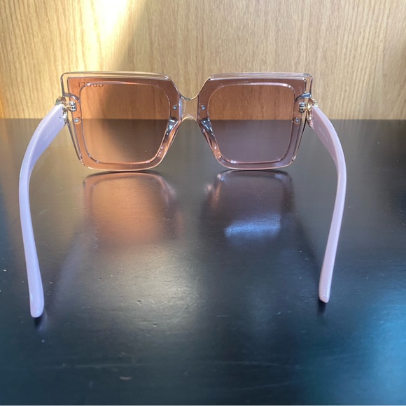 Gucci Transparent Pink Oversized Sunglasses - Picture 5 of 5
